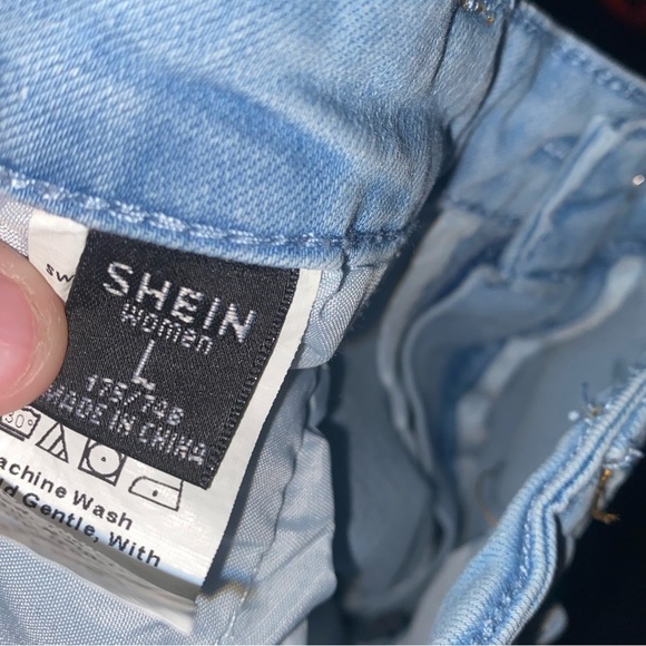 Shein Flare Light Wash Stretchy Women’s Jeans - Picture 9 of 9